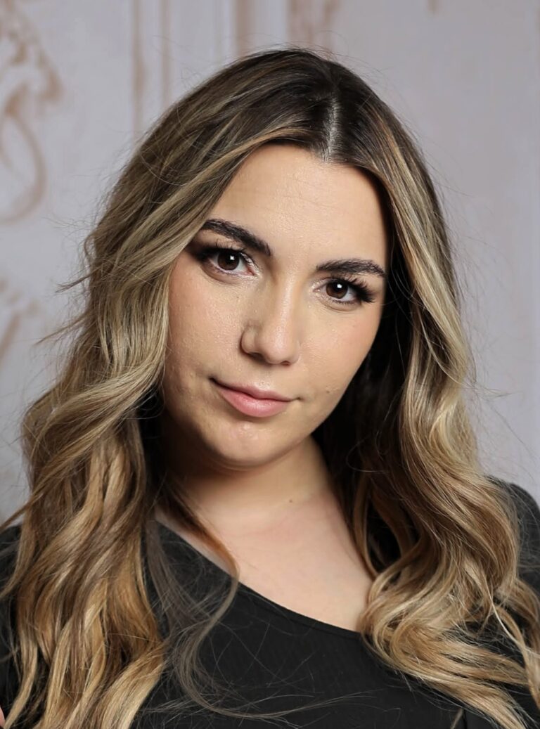 7B5554DA D263 46EA B4D5 4E36AEE55CA2 768x1037